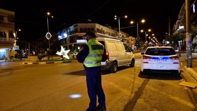 Κορονοϊός: Τσουχτερά πρόστιμα και συλλήψεις για κορονο-πάρτι σε Χαλκιδική και Βέρoια