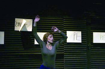 "Transforming me: ένα δίγλωσσο σόλο" σήμερα στο Μέγαρο Χορού