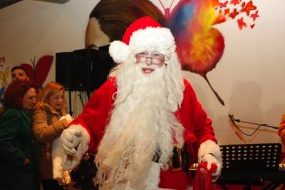 Σε ρυθμούς Χριστουγέννων η Κεντρική Αγορά Καλαμάτας (βίντεο-φωτογραφίες)