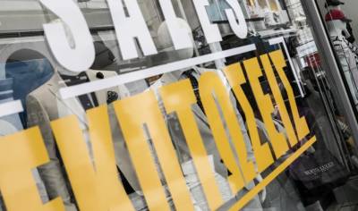 Ανοιχτά τα καταστήματα σήμερα στο πλαίσιο των ενδιάμεσων εκπτώσεων