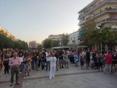 Πολυπληθής συγκέντρωση διαμαρτυρίας για τα Τέμπη στην Καλαμάτα (Βίντεο+φωτογραφίες)