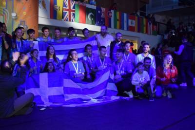 Η μεσσηνιακή ομάδα bitbot στην “E” για την μεγάλη της επιτυχία στη Ρομποτική