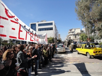 Χειροκρότημα για αγρότες