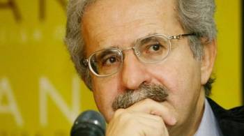 Μίμης Ανδρουλάκης: Πιστόλι στον κρόταφο; Τρία όχι!