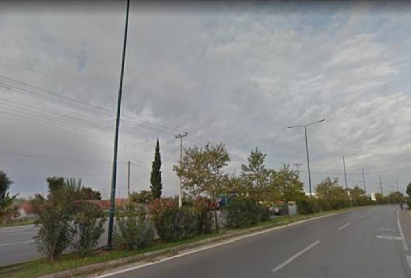 Εργασίες κλάδευσης στη Νέα Είσοδο Καλαμάτα