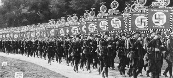 Στο φασισμό το κόμμα υποκαθιστά τους θεσμούς