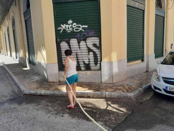 Καθαρίζουν οι περίοικοι