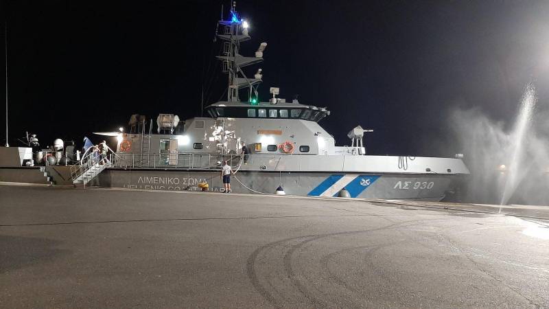Καλαμάτα: Στο λιμάνι από τη νύχτα οι 77 μετανάστες