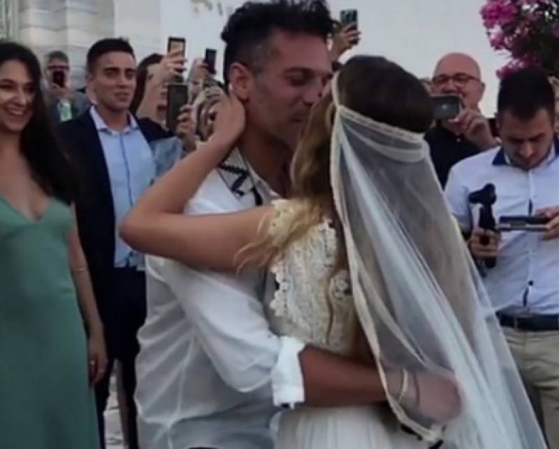 O γάμος του Μεσσήνιου Γιώργου Χρανιώτη στην Τήνο (Φωτογραφίες)