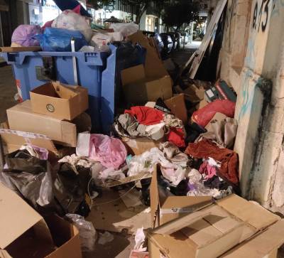 Ξεχειλίζουν οι κάδοι Αριστοδήμου και Βασ. Γεωργίου