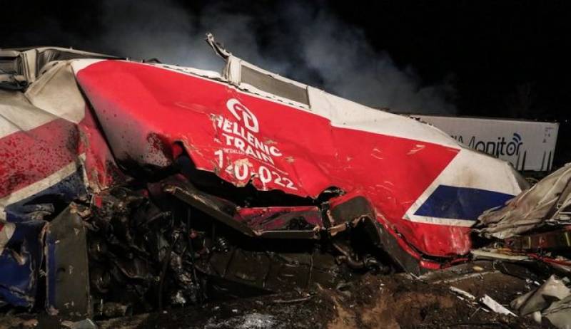 Σύγκρουση τρένων στα Τέμπη: 4 προσαγωγές για το πολύνεκρο δυστύχημα (βίντεο)