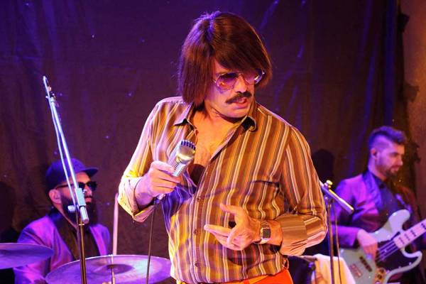 Πολύ κέφι στη φιλανθρωπική συναυλία του Tonis Sfinos στην Καλαμάτα (βίντεο-φωτογραφίες)