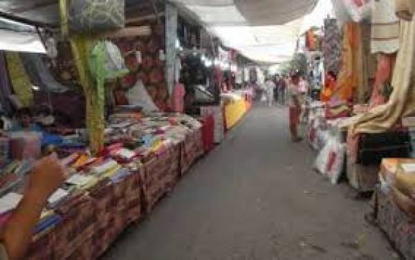 Η κυβέρνηση του τίποτα και η αντιπολίτευση του καθόλου.