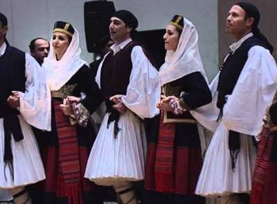 Εγκαίνια της Εκθεσης Ελληνικών Ενδυμασιών στην Καλαμάτα