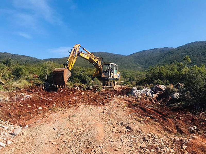 Έργα αγροτική οδοποιίας στην Άμφεια