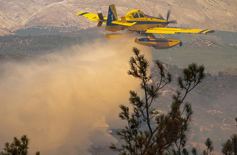 Κάρυστος: Ανεξέλεγκτο το μέτωπο προς το Λιβάδι