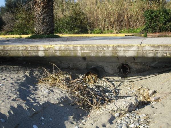 Οι αγωγοί ομβρίων της Ναυαρίνου