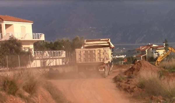 Δεινοπαθούν από τη σκόνη του περιφερειακού (βίντεο)