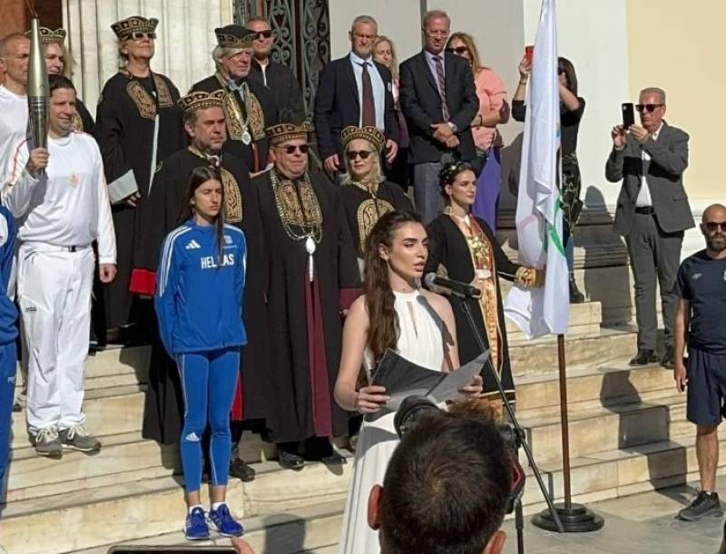 Δημοτικό Ωδείο Καλαμάτας: Η Βίλλυ Κυριακοπούλου τραγούδησε τον Ολυμπιακό Ύμνο