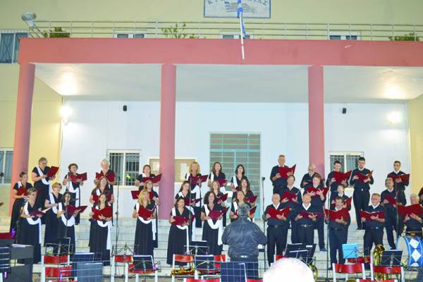 Μουσικό ταξίδι από τη Φιλαρμονική Κυπαρισσίας