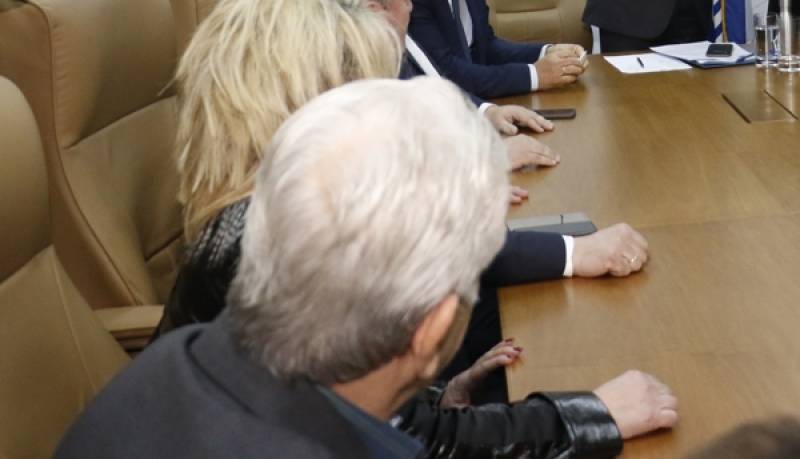 Καταγγέλλει αποκλεισμό η Μπούζα