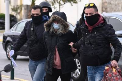 Ρούλα Πισπιρίγκου: Ψάχνει σανίδα σωτηρίας - Επιτίθεται και πάλι στους γιατρούς (Βίντεο)