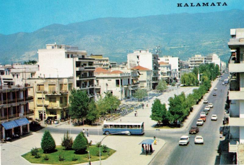 Η κεντρική πλατεία τη δεκαετία του 1980