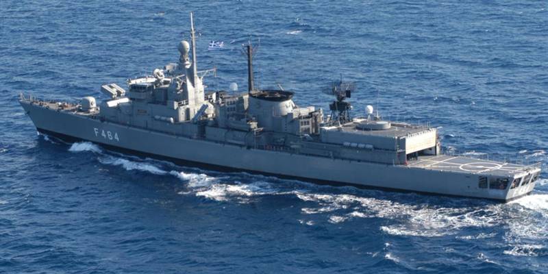 Στην Καλαμάτα η φρεγάτα "Κανάρης" μεταφέροντας τους νεκρούς του ναυαγίου
