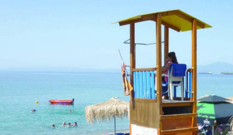 12 πύργοι με ναυαγοσώστες στο Δήμο Καλαμάτας