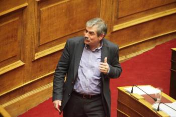 Παρέμβαση Πετράκου για τις καταλήψεις από αντιεξουσιαστές