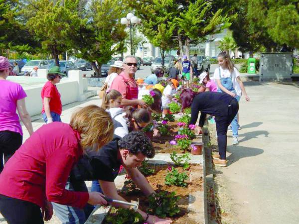 Φύτεψαν λουλούδια στη Μεσσήνη