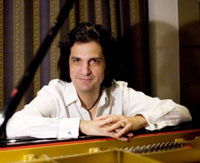 Ρεσιτάλ πιάνου από το Βασίλη Τσαμπρόπουλο