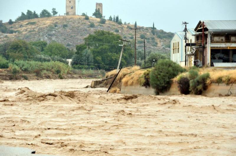 Η κακοκαιρία «Elias» χτυπά την Εύβοια: Μήνυμα από το 112 στο Μαντούδι (βίντεο)
