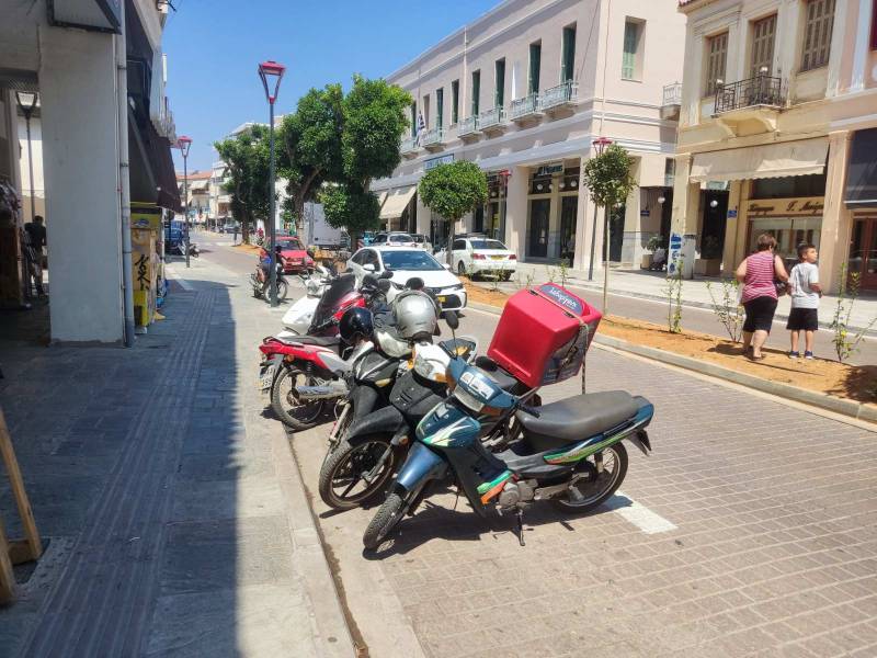 Πού θα παρκάρουν τα μηχανάκια;