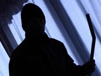 Διάρρηξη στ&#039; Αρφαρά την ώρα της Ανάστασης