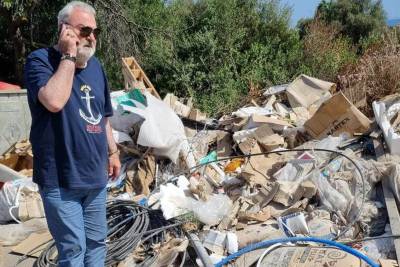 Λεβεντάκης για πεταμένα σκουπίδια: “Καμία ανοχή σε παραβατικές συμπεριφορές”