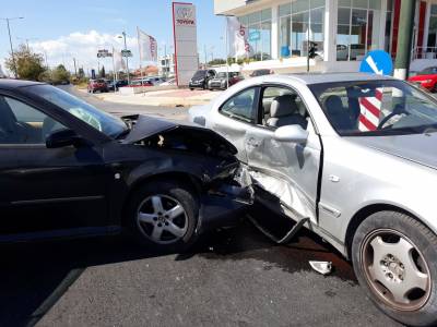 Καλαμάτα: Σύγκρουση οχημάτων στον κόμβο της Διασποράς