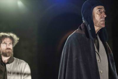 ΔΗΠΕΘΕ Πάτρας: “Οιδίπους” από τον Στ. Τσακίρη στο Κάστρο Καλαμάτας (βίντεο)