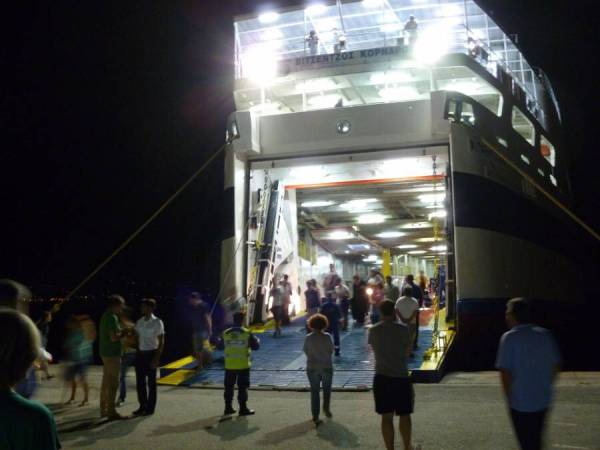 Ξεκίνησε η γραμμή Καλαμάτα - Κρήτη με το &quot;Βιτσέντζος Κορνάρος&quot;