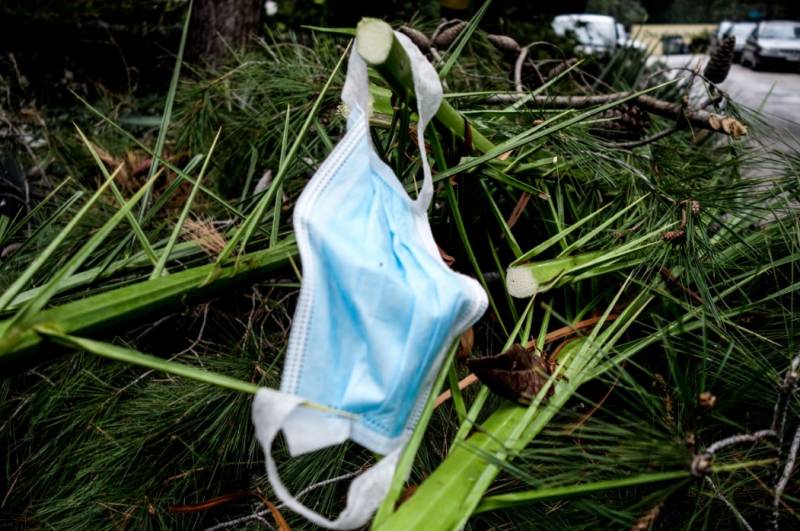 Μόνο στα χαρτιά...