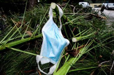 Μόνο στα χαρτιά...