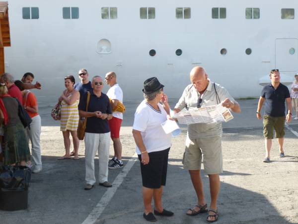 1.456 τουρίστες με το &quot;Thomson Majesty&quot; χθες στην Καλαμάτα (φωτογραφίες)