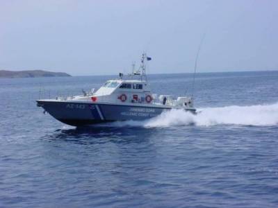 Θαλαμηγός με 49 παράτυπους μετανάστες στο Ταίναρο