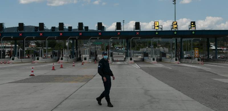 Μέγαρο Μαξίμου: «Γολγοθάς» έως το Πάσχα η απόφαση για τη μετακίνηση εκτός νομού