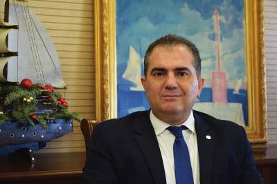 Το χριστουγεννιάτικο μήνυμα του δημάρχου Καλαμάτας Θανάση Βασιλόπουλου (βίντεο)