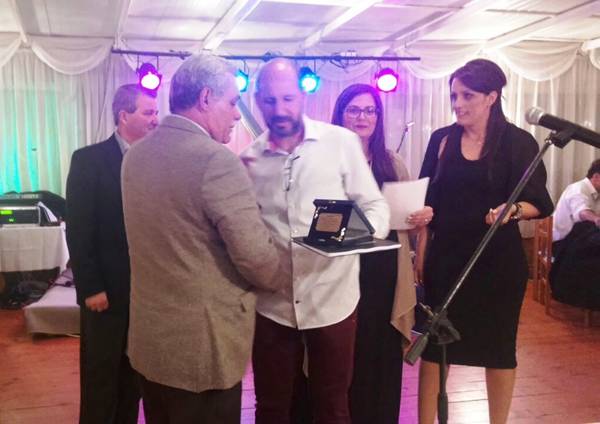 Εμπορικός Σύλλογος Κυπαρισσίας: Βράβευσαν τους παλιούς προέδρους (φωτογραφίες)