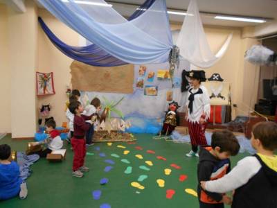 Αποκριάτικοι ρυθμοί στα Εκπαιδευτήρια Μπουγά