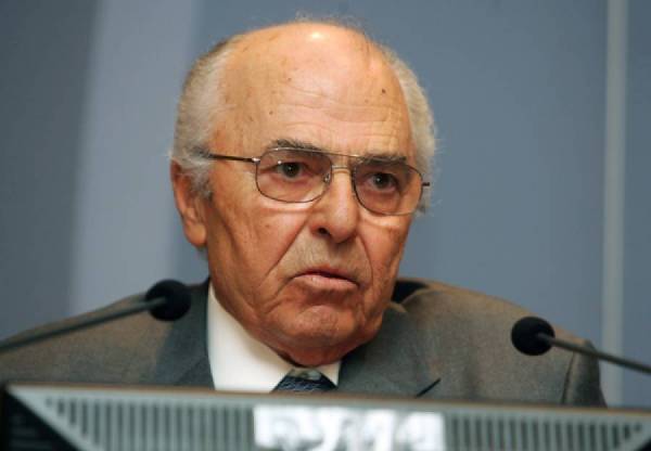 Υποτροφίες της HELMEPA στη μνήμη Καπετάν Βασίλη και Λιβανού