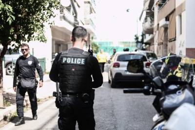 Εντοπίστηκε βαρύς οπλισμός σε αποθήκη στο Κολωνάκι