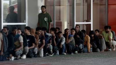 Ηράκλειο: Σε χώρο διαμονής στην πόλη θα μεταφερθούν οι 74 αλλοδαποί που εντοπίστηκαν σε πλοιάριο νότια των Καλών Λιμένων